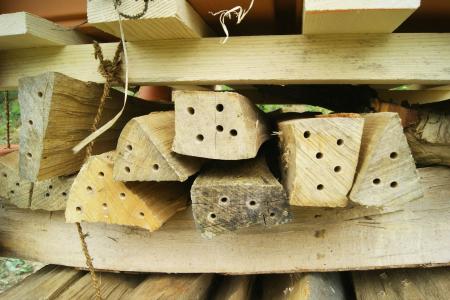 Lebensturm Bystronic Wildbienen Archehof Neuhof